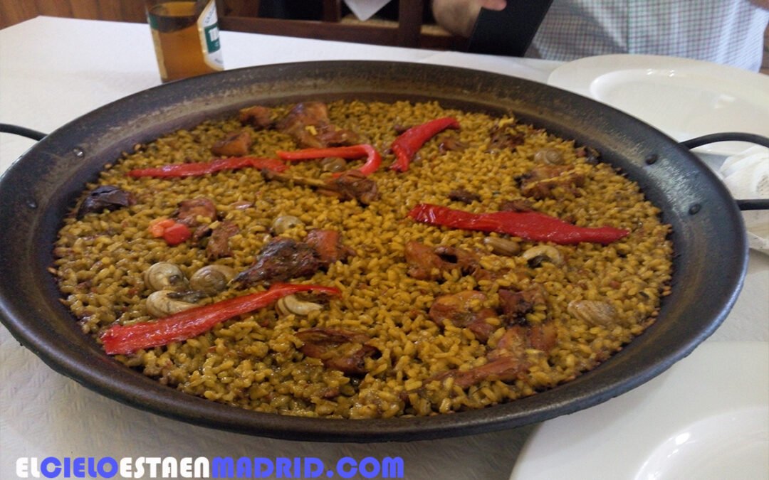 Arroz y conejo con caracoles en el desierto. Abanilla, Murcia.