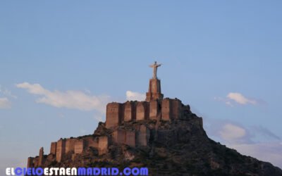 Monteagudo (Murcia): el castillo, el Cristo y la huerta.
